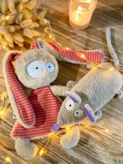 Je vous souhaite une très bonne année 2026 !
Pleine de doudouceur, une bonne santé et de la réussite !
.
#doudoufaitmain #doudoucousumain #creationsfrancaises #fabriqueenfrance creationartisanale #peluchefaitmain