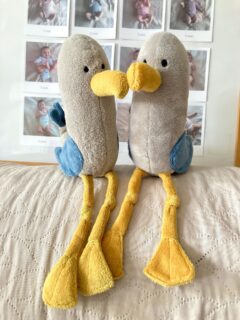 ✨ Roland le goéland 🐚 ✨

#doudoufaitmain #doudoucousumain #doudoupersonnalisé #creationsfrancaises #fabriqueenfrance #artisanatfrancais #creationartisanale #creatricefrancaise #doudouoriginal #coozinoo #doudouunique #peluchefaitmain #doudousurmesure #creationdoudou #doudouanimal #cadeaunaissance #cadeaudenaissance #cadeaunaissancepersonnalisé #cadeaunaissancefaitmain #listedenaissance #futuremaman #doudounaissance #cadeaubebe #doudoubebe #creatricebebe #doudourigolo #doudoumouette #doudougoeland